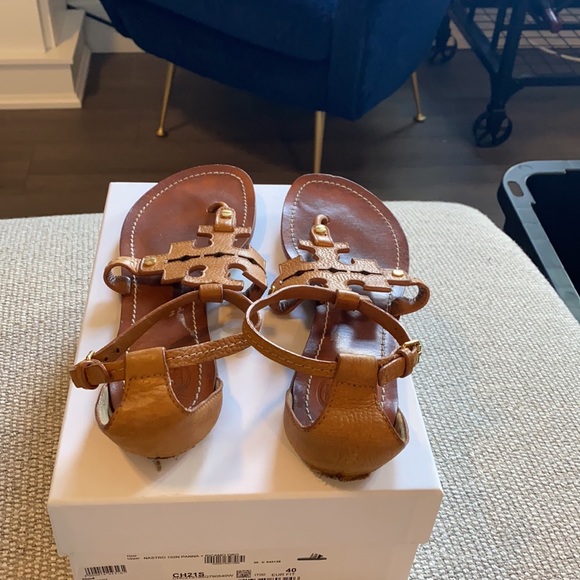 tory burch phoebe leather sandals size 8
see description and photos - Picture 4 of 10